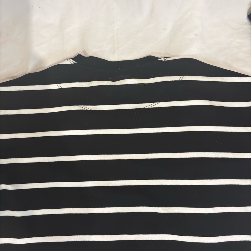 Danskin Women's Black and White Striped Top.ut910 - Picture 9 of 10